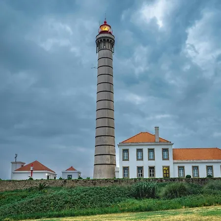 Modern And Cozy In דירה