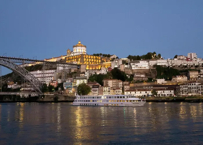 Modern And Cozy In דירה *