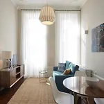Modern And Cozy In * Oporto