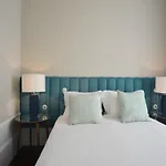 Modern And Cozy In Oporto