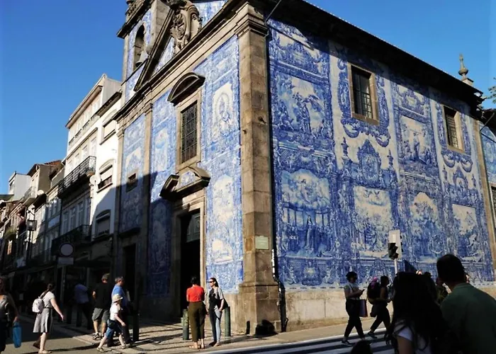 Modern And Cozy In Apartment *