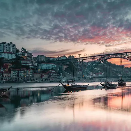 Modern And Cozy In Oporto